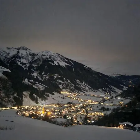 Langrieshof Apartament *